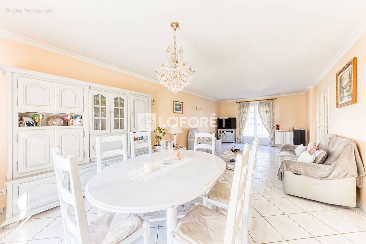 Maison à PONTAULT-COMBAULT