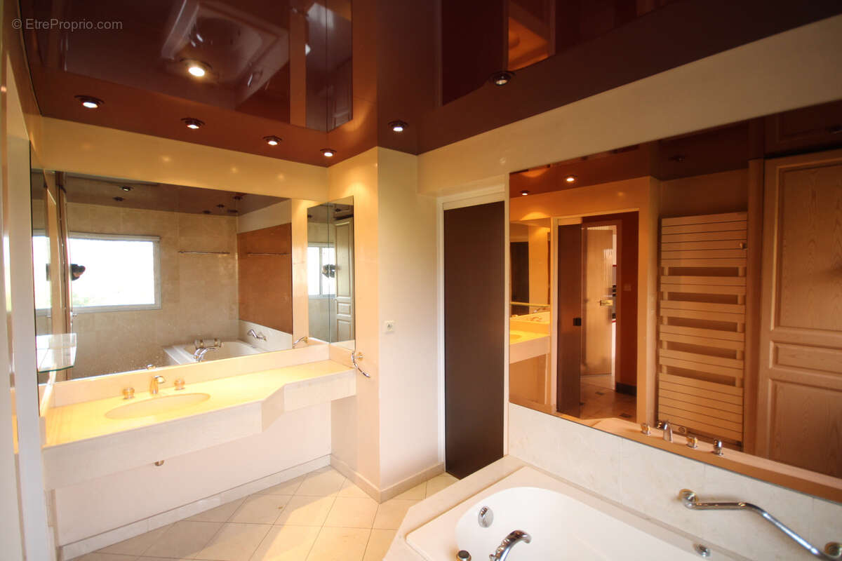 Maison à LAROQUE-D'OLMES