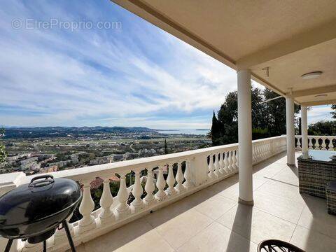 Maison à MANDELIEU-LA-NAPOULE