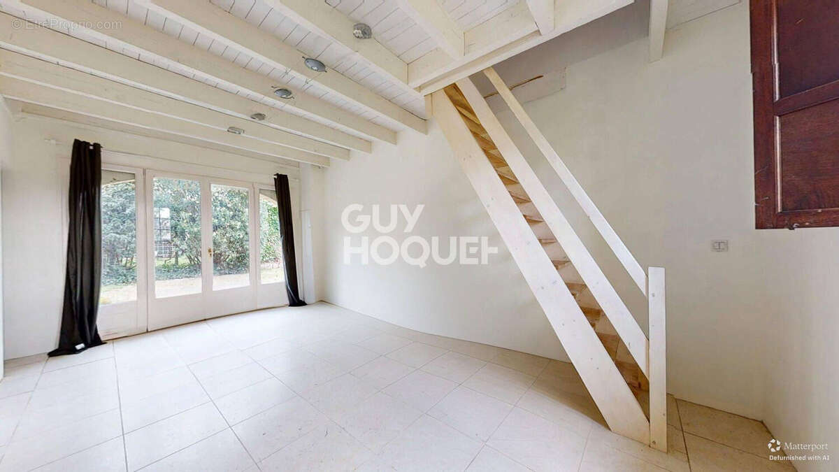 Maison à SAINT-CYR-SUR-LOIRE