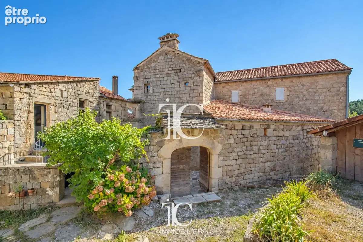 Propriete du xviieme siecle 400m² habitable 4280m² de terrain - photo 21