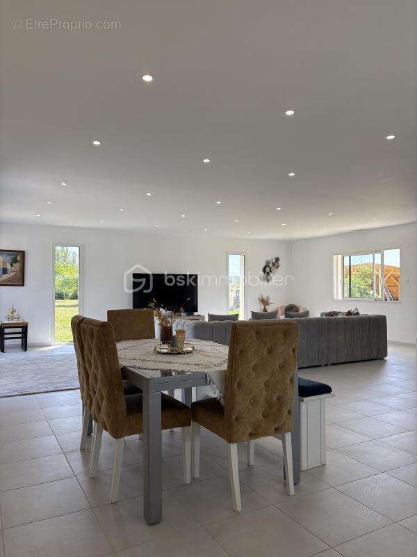 Maison à SAINT-GERMAIN-ET-MONS