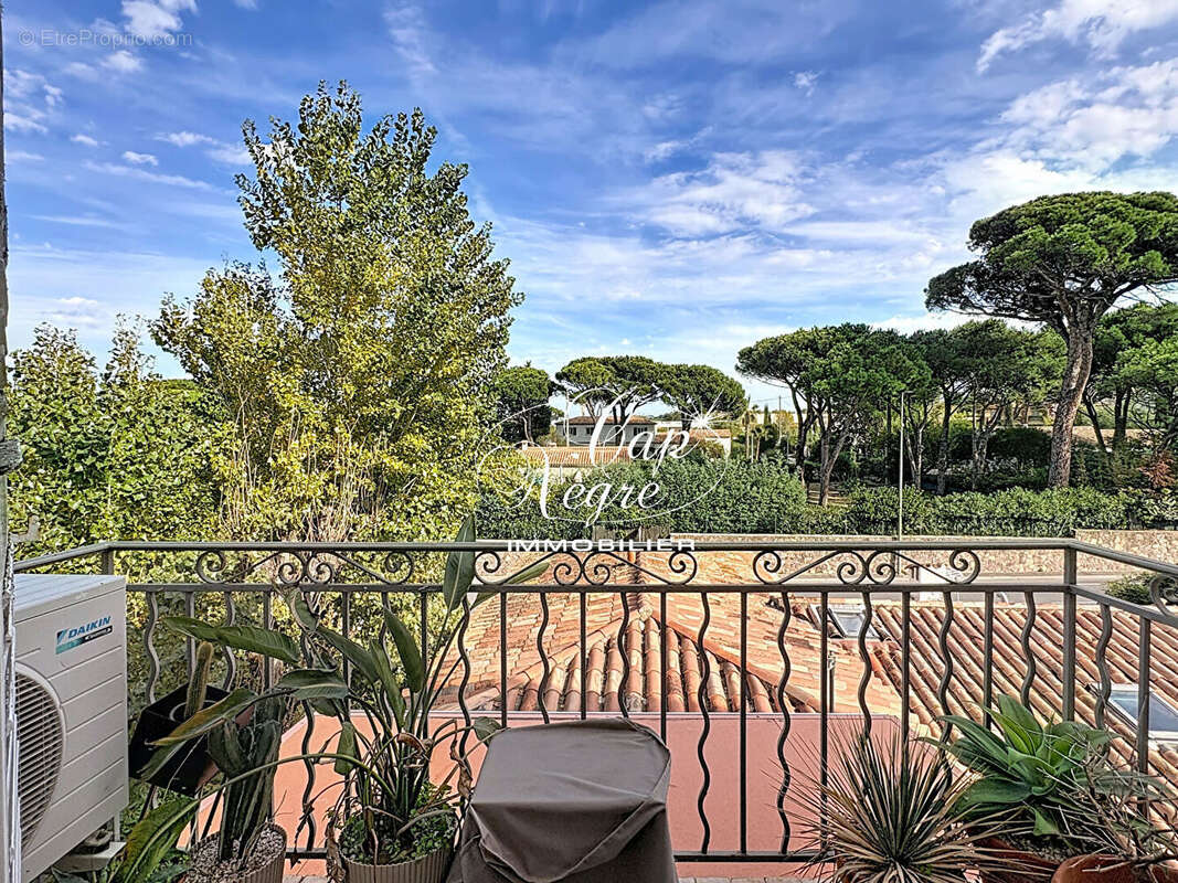 Appartement vue mer proche plage  rénové en dernier étage à vendre à saint tropez - photo 16