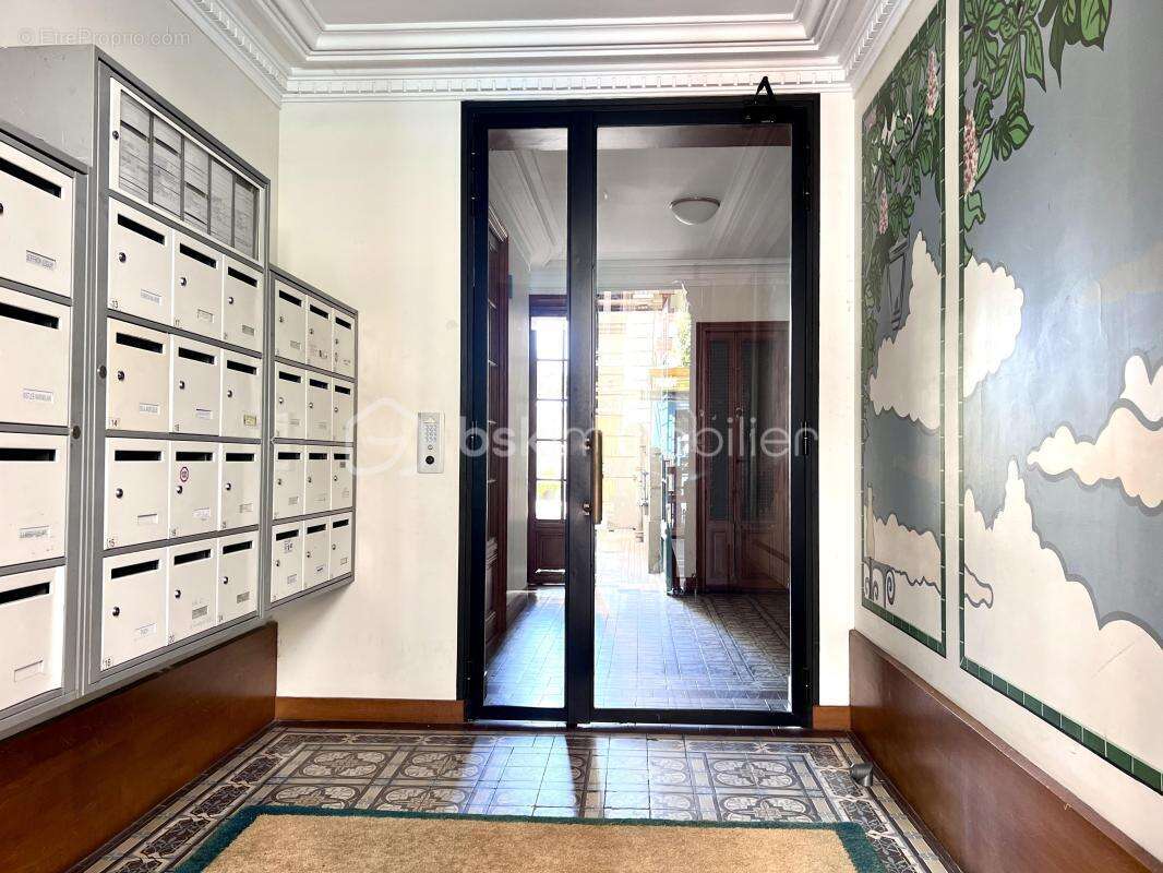 PARIS 18ᵉ – RUE CAVALLOTTI 2 pièces de 37,07 m² – Calme absolu – Charme de l'ancien – Belle hauteur sous plafond - photo 10