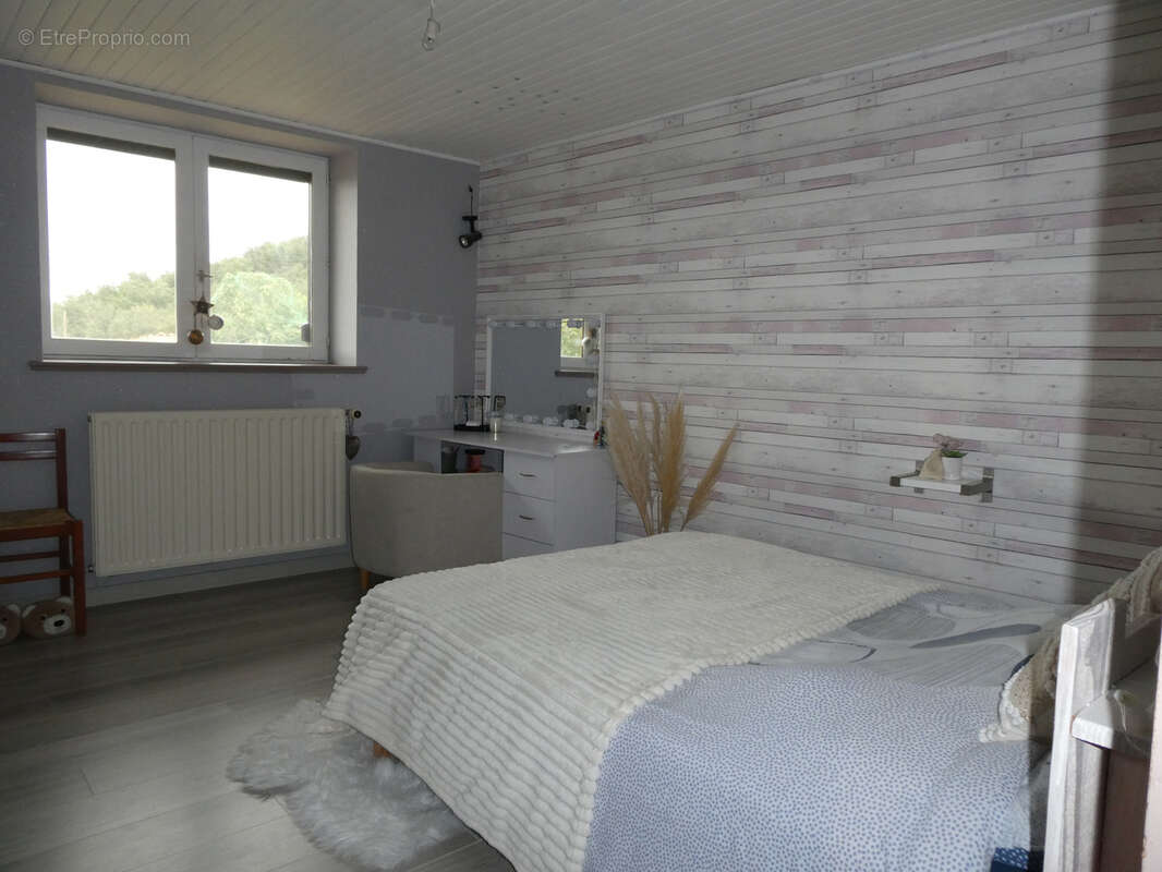 Maison à SAINT-LAURENT-DE-CHAMOUSSET