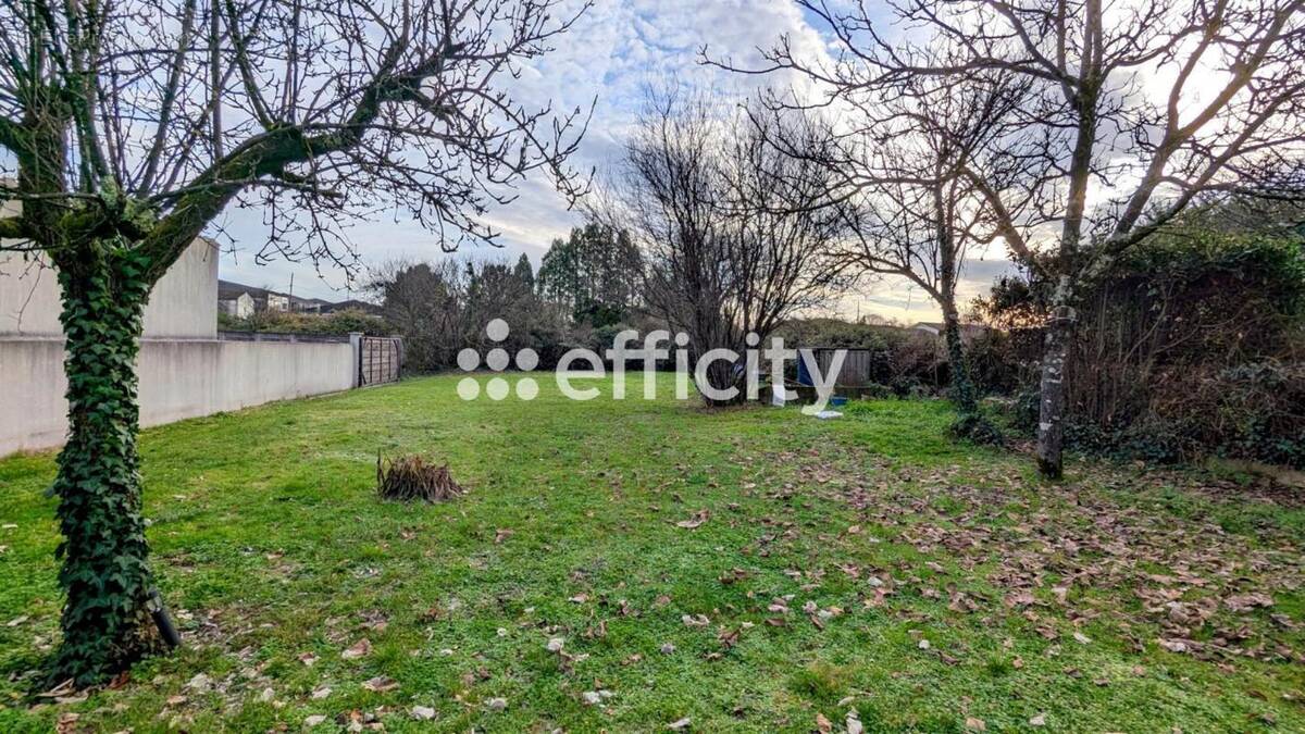 Terrain à CHATEAUBERNARD
