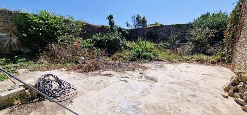 Maison à POULLAN-SUR-MER