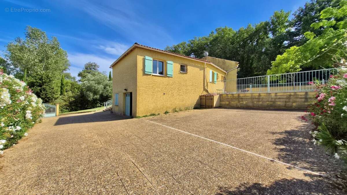 Maison lumineuse de 4 chambres avec grand jardin, piscine et vues dégagées près de Pézenas - photo 5
