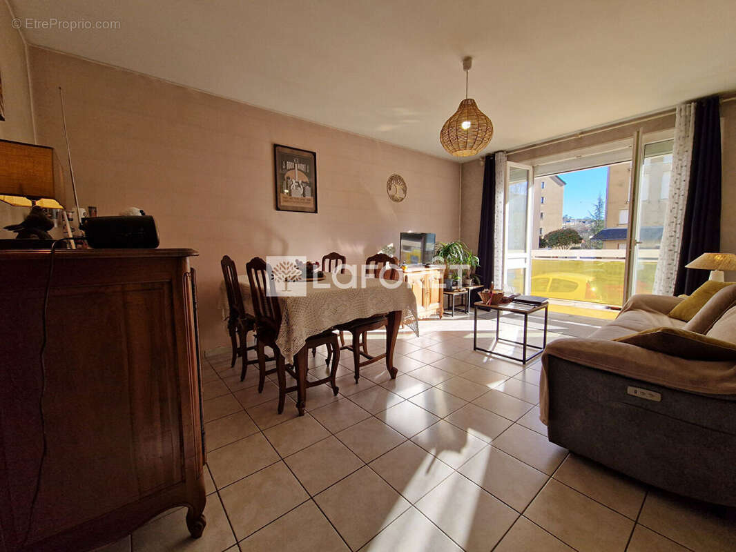 Appartement à ONET-LE-CHATEAU