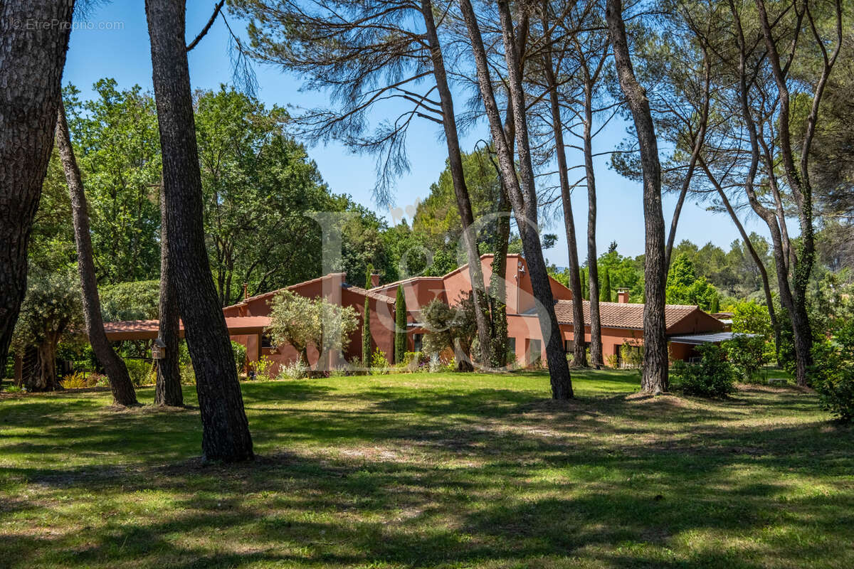 Maison à PERNES-LES-FONTAINES
