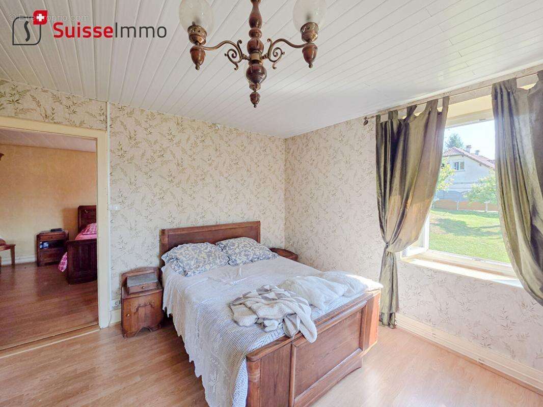 Maison à PLANCHER-BAS