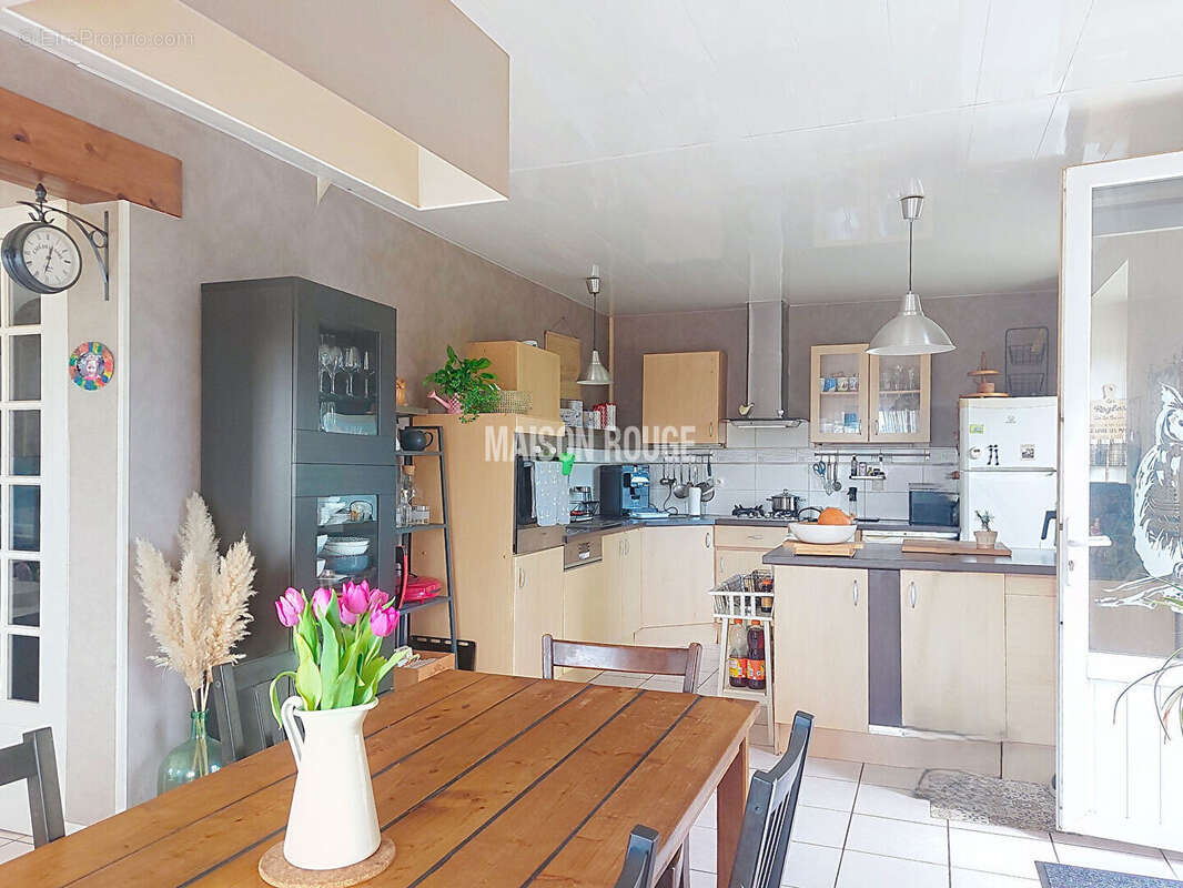 Maison néo-bretonne familiale avec bureau, 3 chambres et sous-sol total à Lamballe! - photo 3