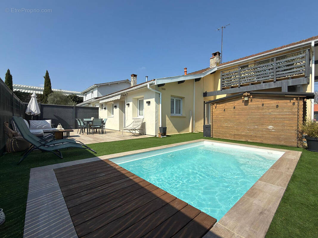 Maison à MERIGNAC