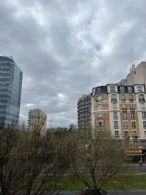 Appartement à LA GARENNE-COLOMBES