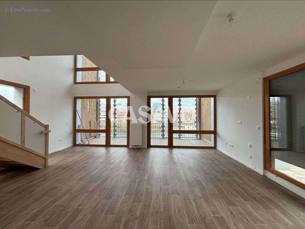 Appartement à L&#039;ILE-SAINT-DENIS