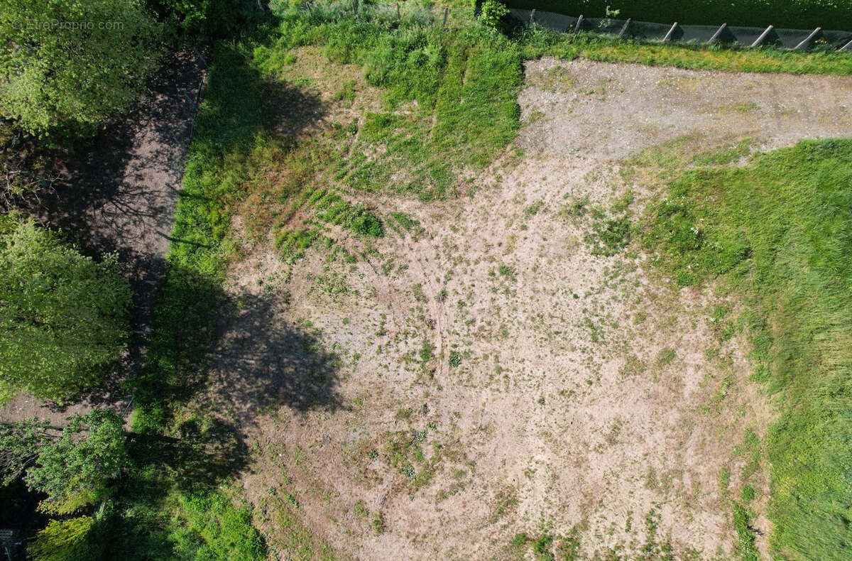 Terrain à LAVERNOSE-LACASSE