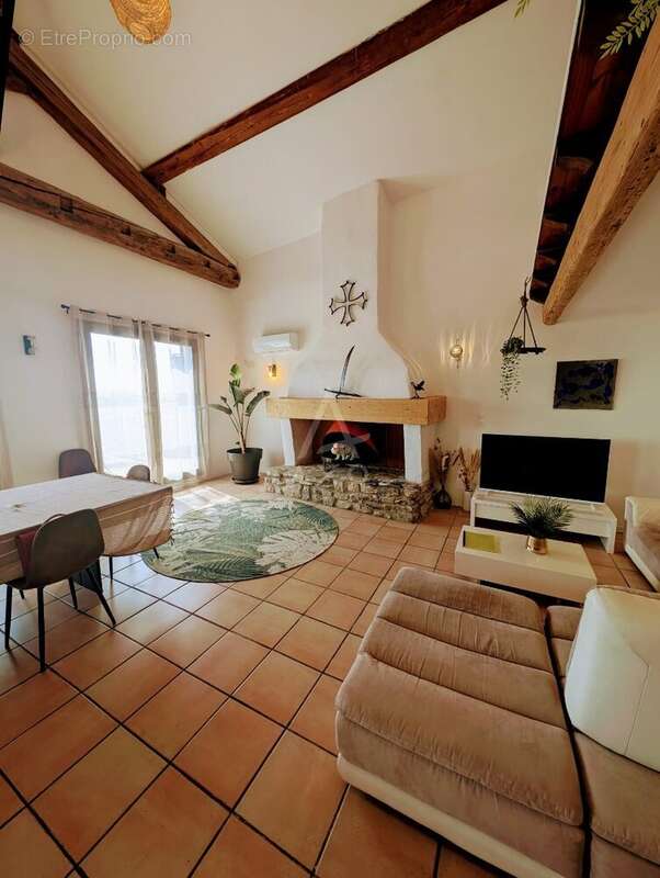Maison à PARAZA