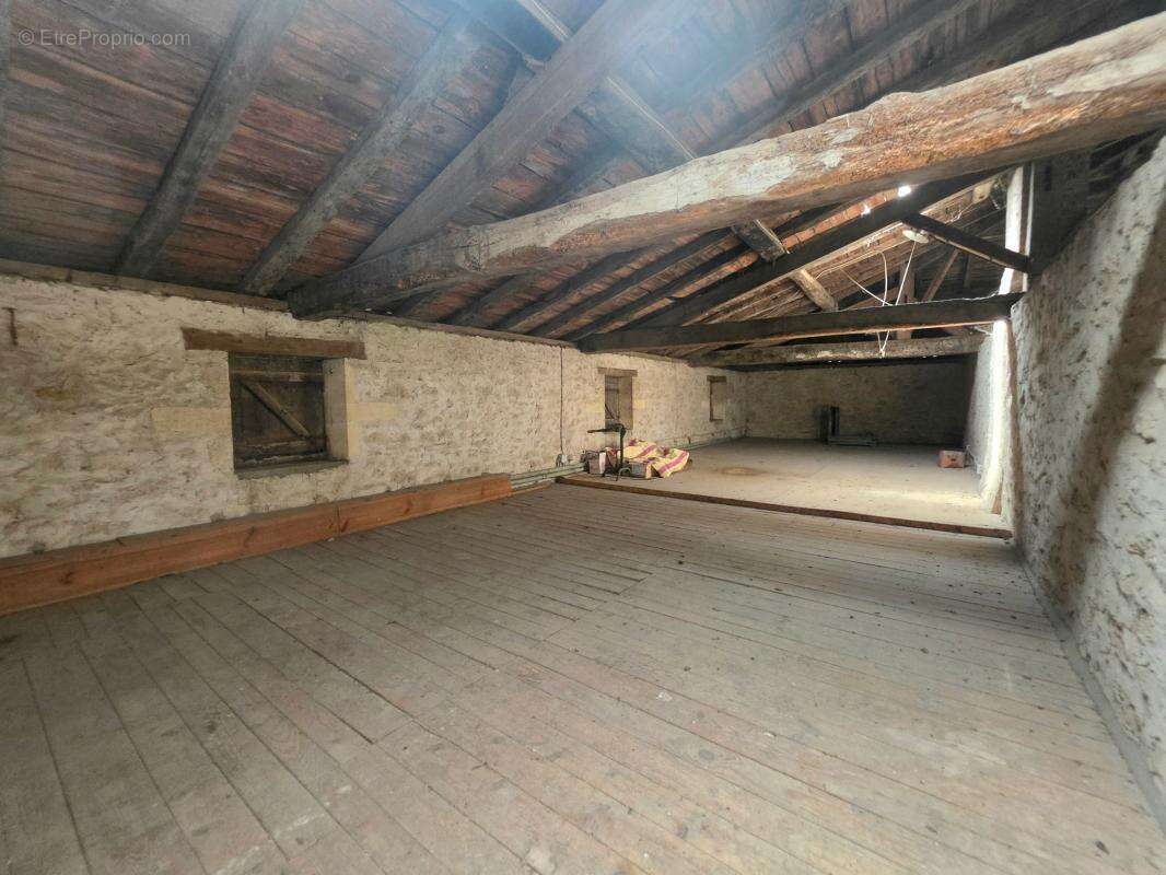 Maison familiale 190 m² – 6 chambres – dépendance 150 m² – terrain 3000 m² - photo 17
