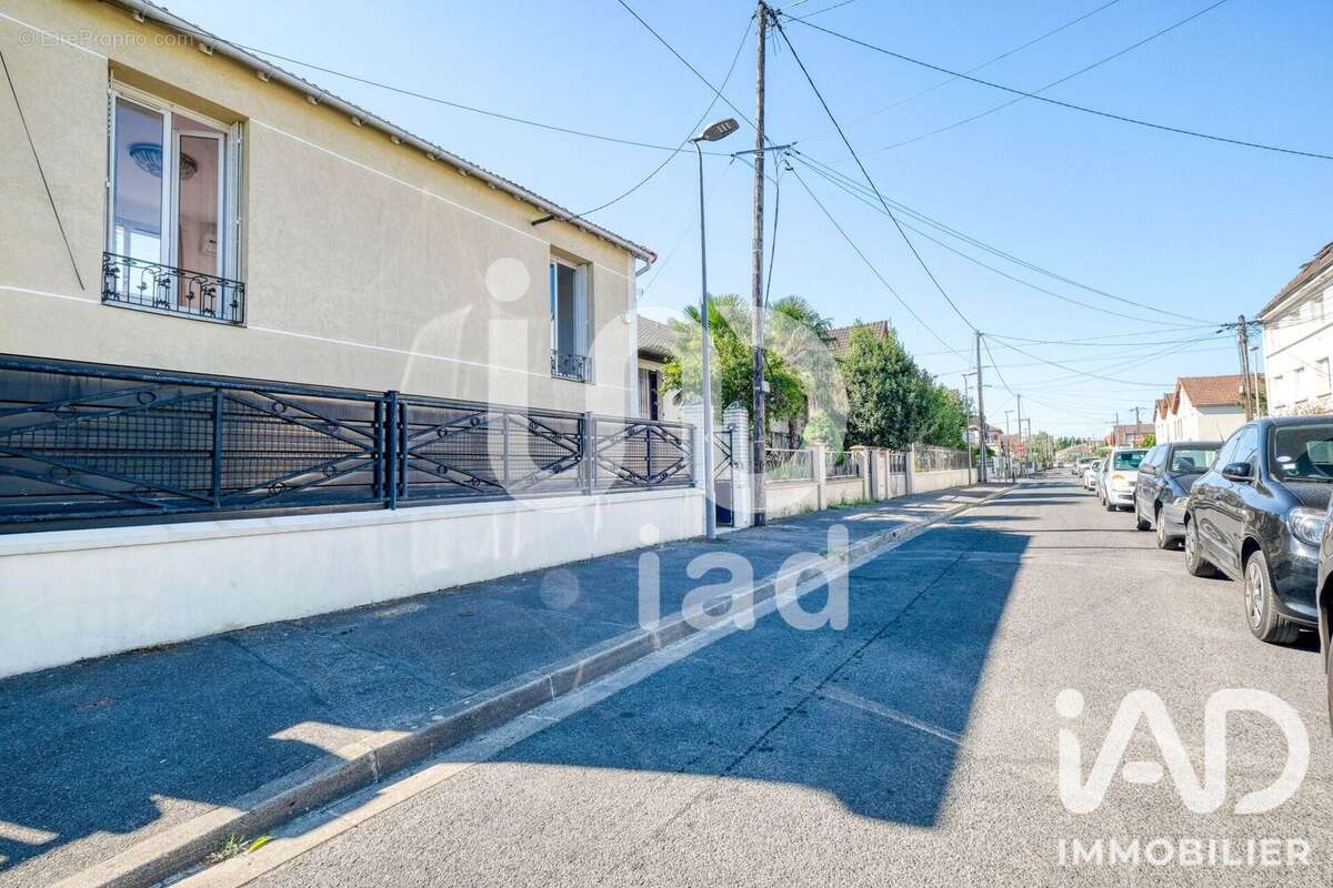 Maison 95 m² à Aulnay-Sous-Bois  - photo 2