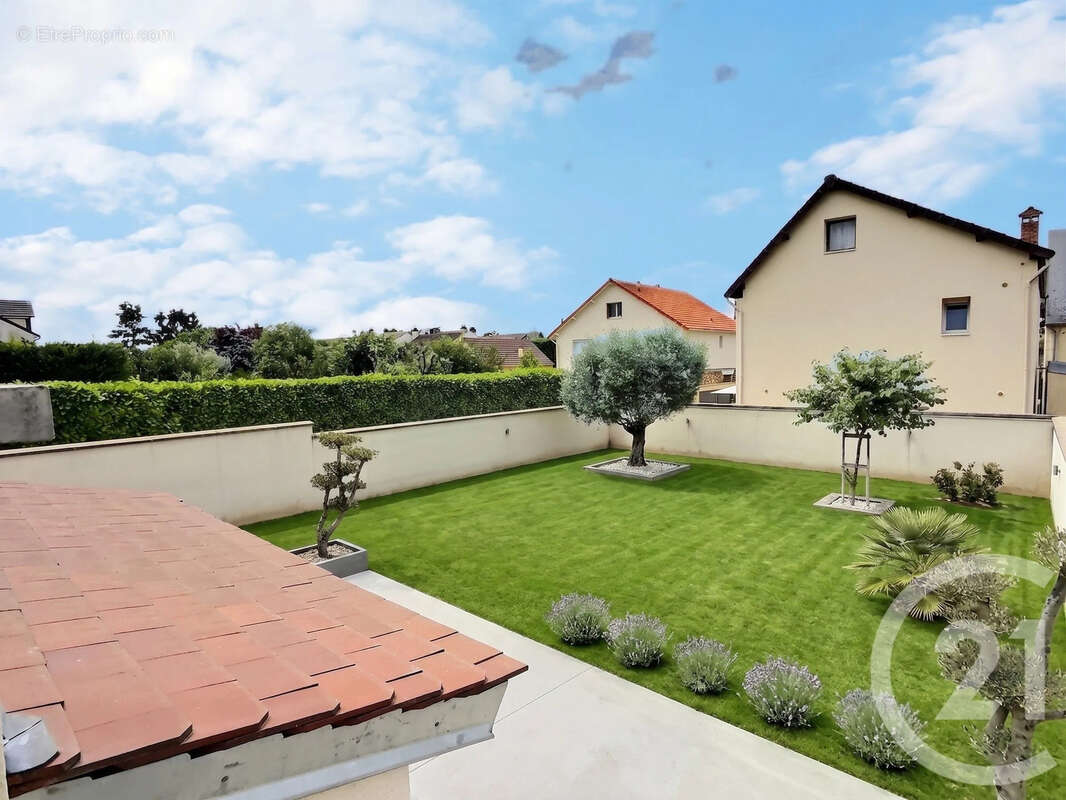 Maison à MORANGIS