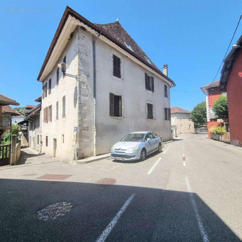 Appartement Yenne 4 pièce(s) 89.90 m2 - photo 2