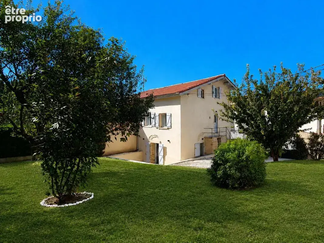 Maison à FONTAINES-SAINT-MARTIN