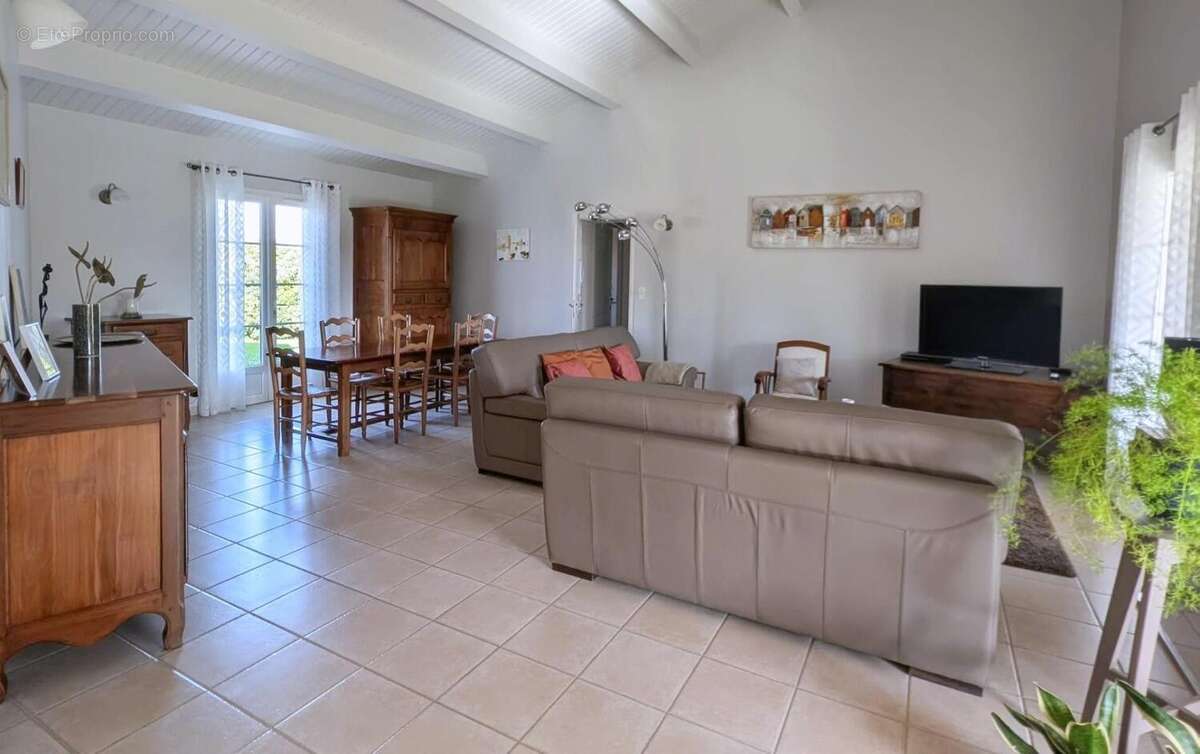 Photo 4 - Maison à VOUILLE