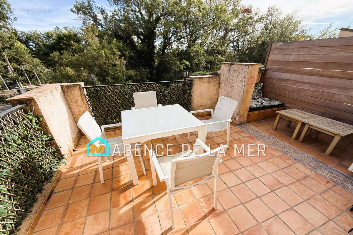 Appartement à MANDELIEU-LA-NAPOULE