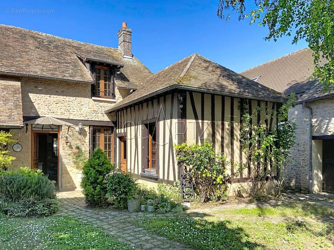 Maison 477 m² à Pacy-Sur-Eure  - photo 2