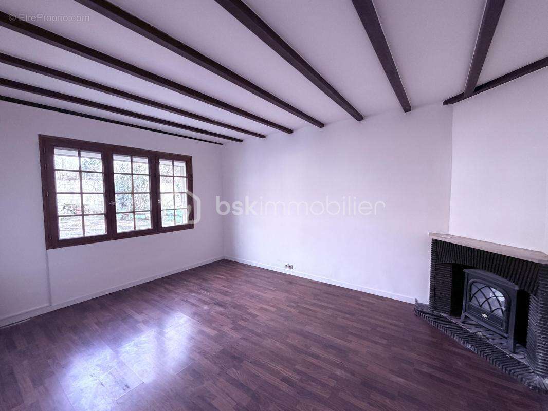 Maison à BAZOCHES-LES-BRAY