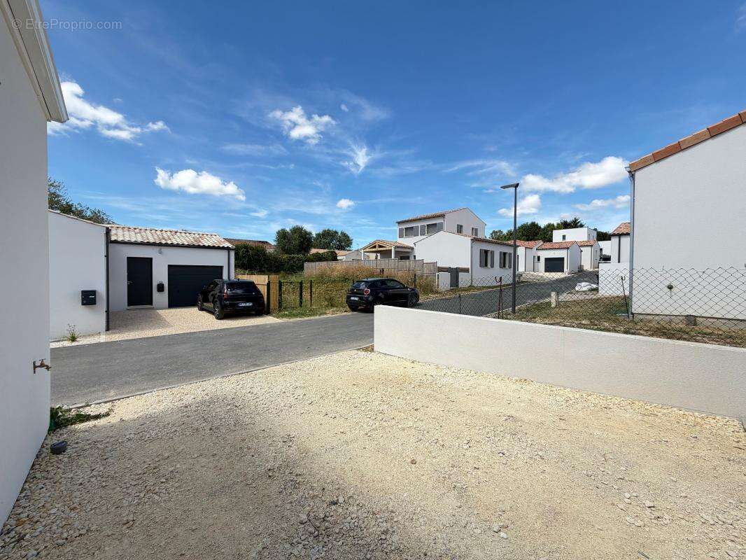 Maison à VAUX-SUR-MER