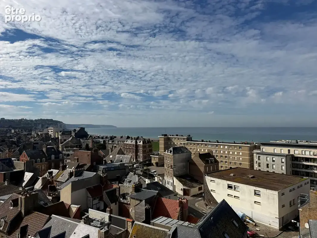 Appartement au dernier étage avec terrasse et vue mer, - photo 2