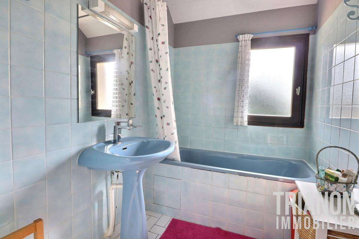 Maison à CHANTELOUP-LES-VIGNES