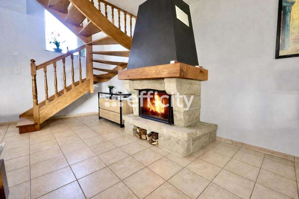 Maison à PIRE-SUR-SEICHE