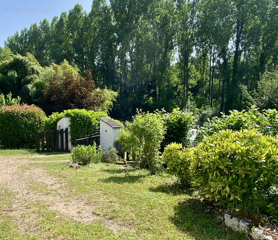 Maison à SAINT-ETIENNE-DE-VICQ