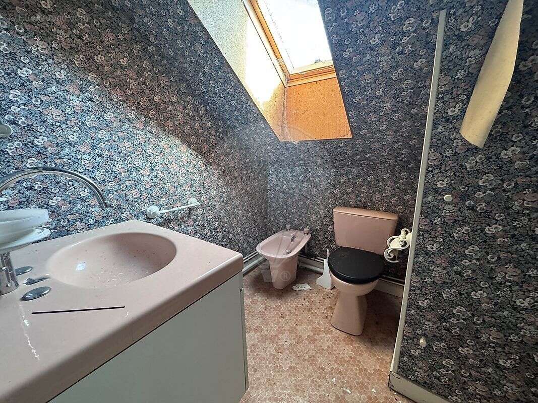 Maison à VARENNES-VAUZELLES