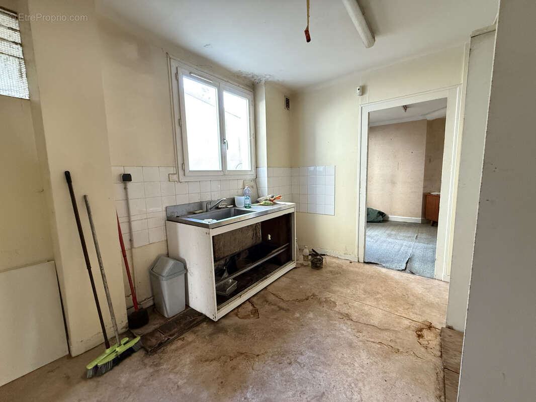 Commerce à MONTAIGU