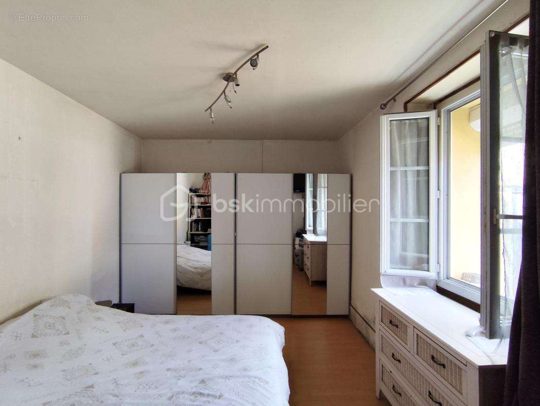 Maison à LA ROCHE-EN-BRENIL