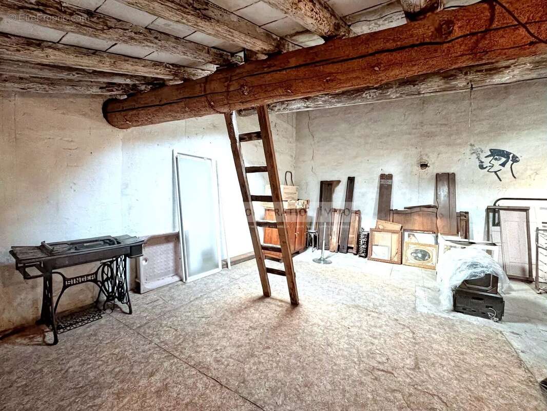 Maison à BELLEGARDE