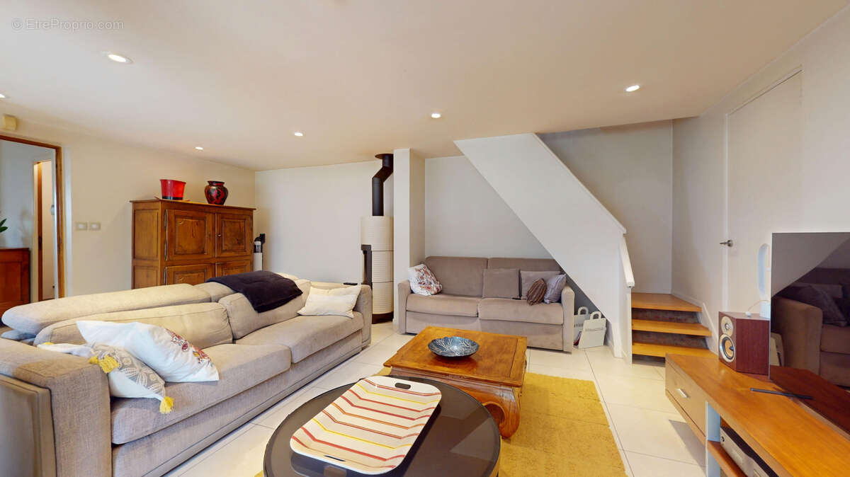 Sur les hauteurs de Cormeilles-en-Parisis   Maison familiale 5 pièces avec jardin de 755 m2 - photo 2