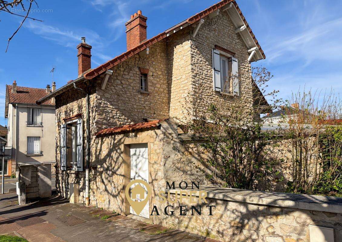 Maison à MELUN