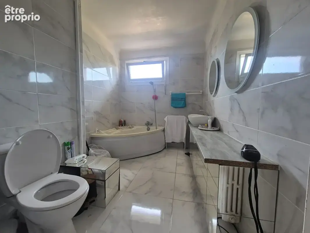 LEZOUX / Grande maison familiale à vendre de 166 m2 comprenant 2 logements ! - photo 11