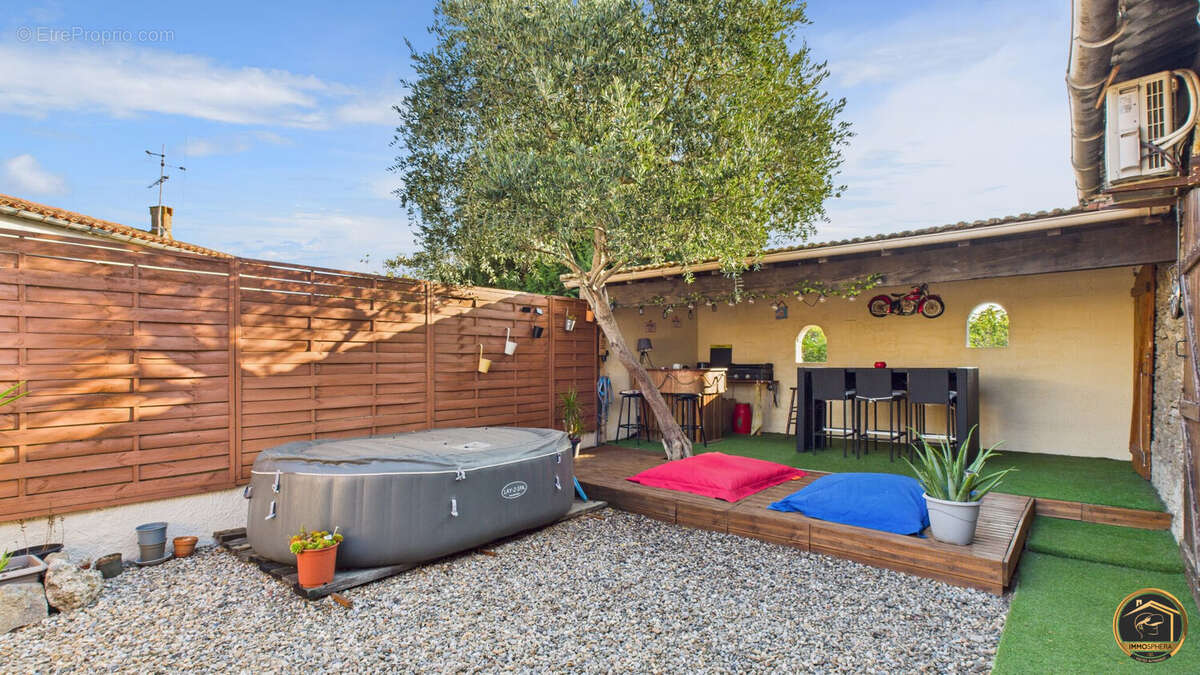 APPART 1 - TERRASSE  - Maison à TREBES