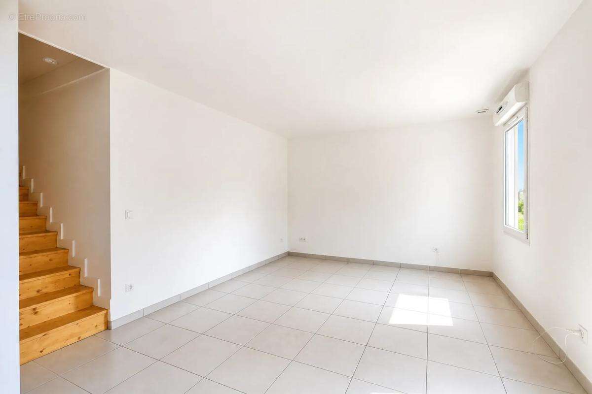 Duplex moderne avec terrasses, stationnement Craponne centre - photo 2
