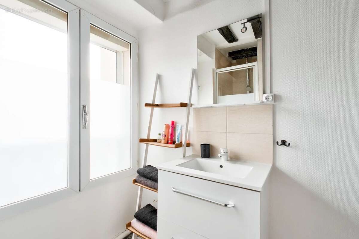 Appartement à PARIS-14E