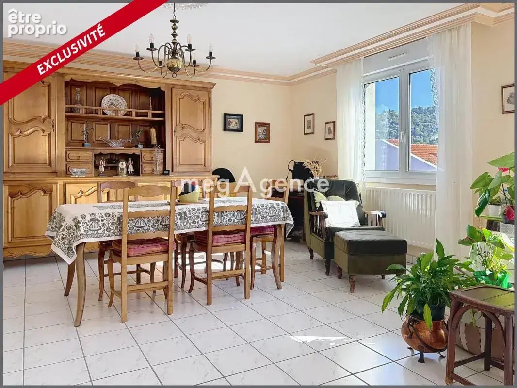 À vendre – Spacieux appartement T4 avec balcon plein sud et garage à Sainte-Colombe - photo 5