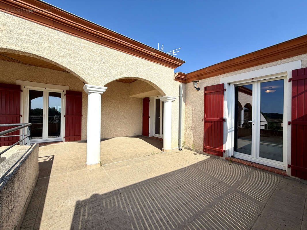 Maison avec jardin et piscine pool house et garage - photo 17