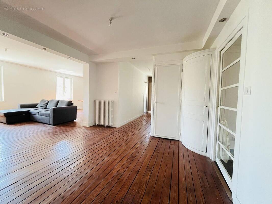 Appartement 117 m² à Montlucon  - photo 2