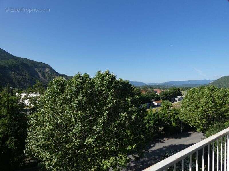 Appartement à VEYNES