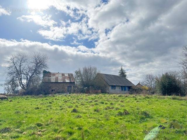 Maison à PEYRISSAC
